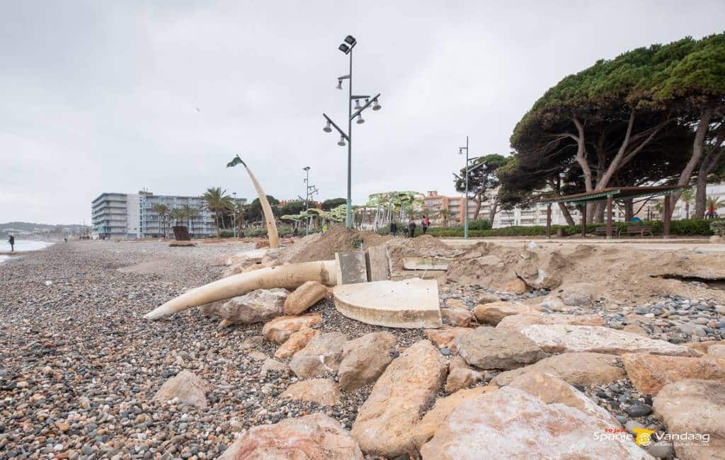 Noodweer laat spoor van vernieling na aan de Costa Dorada (foto’s)