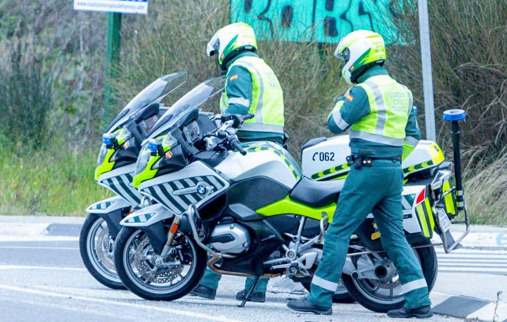 Spaanse verkeerspolitie gebruikt speciale APK camera’s en controleert voertuigen