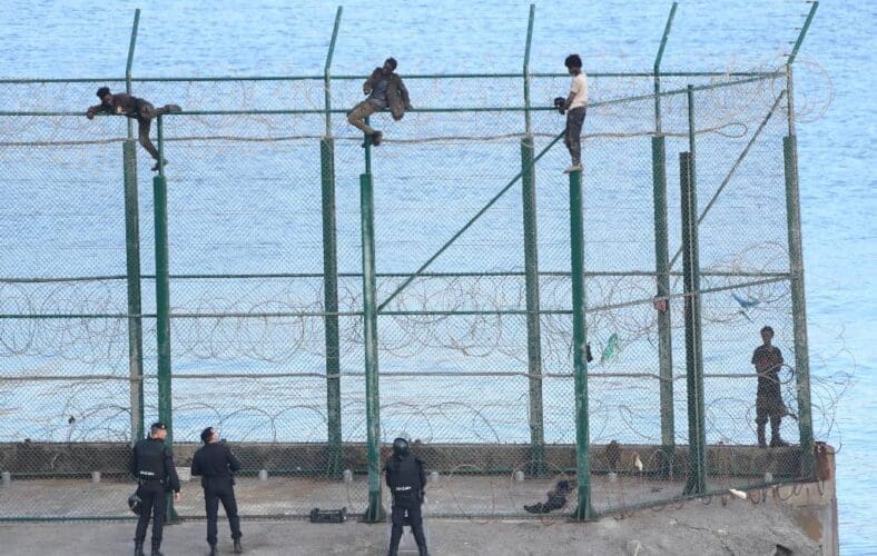 Hekken Ceuta en Melilla worden verhoogd