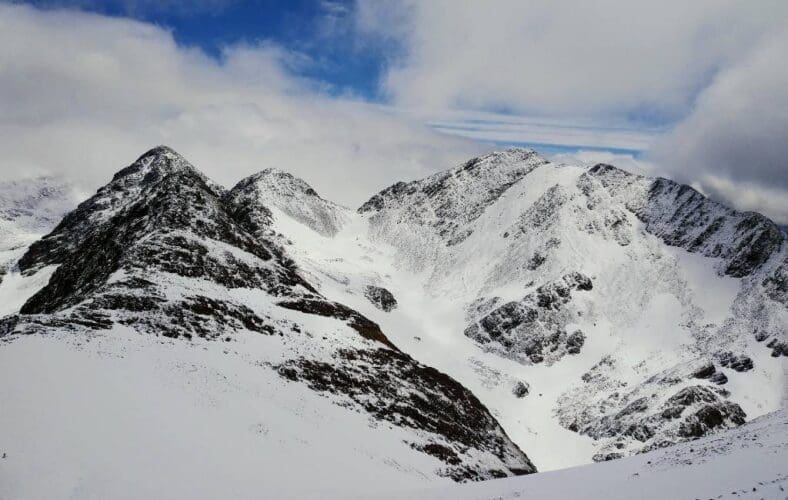 Temperaturen onder het vriespunt en sneeuw in juni in Spanje