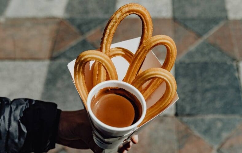 Internationale dag van de ‘churros’ ook gevierd in chocolate con churros-land Spanje