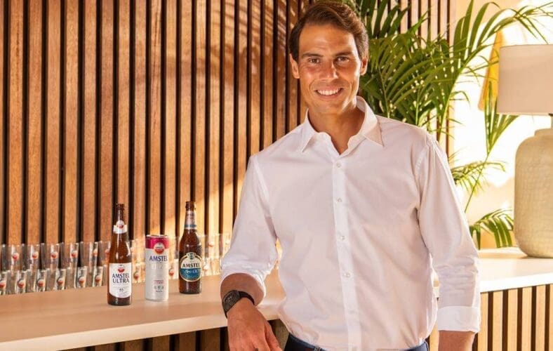 Voormalige Koning Juan Carlos in Abu Dhabi aan tafel met tennisster Rafael Nadal (UPDATE)