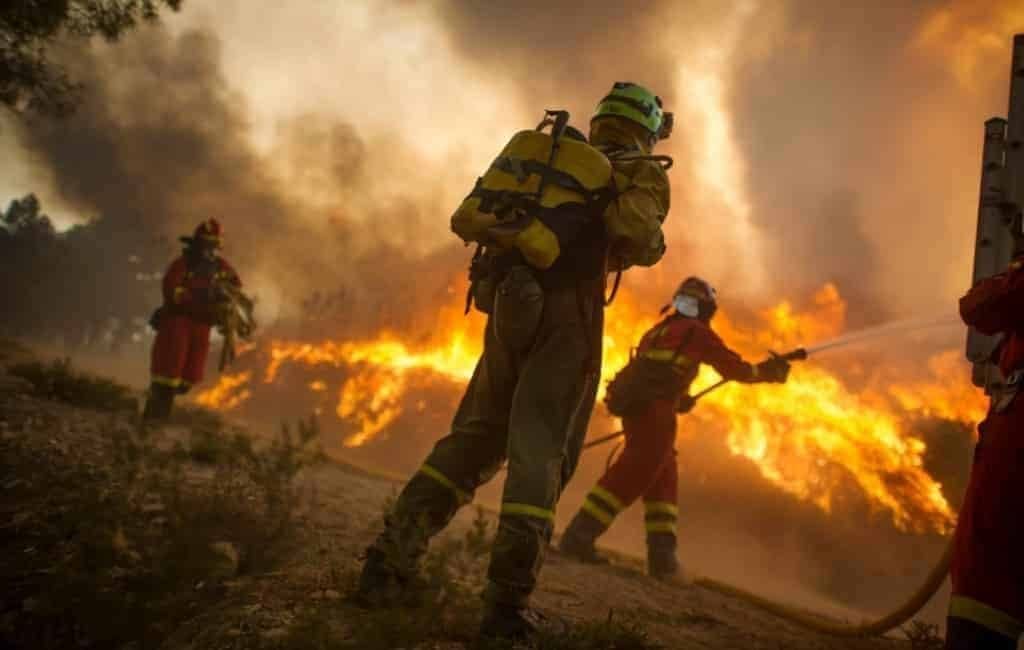 Spanje staat in brand met meer dan 50 actieve bosbranden en 30 duizend hectare verwoeste natuur