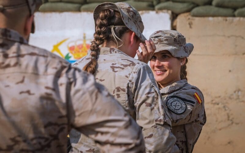 Spaanse prinses Leonor begint driejarige militaire opleiding in drie verschillende krijgsmachtonderdelen