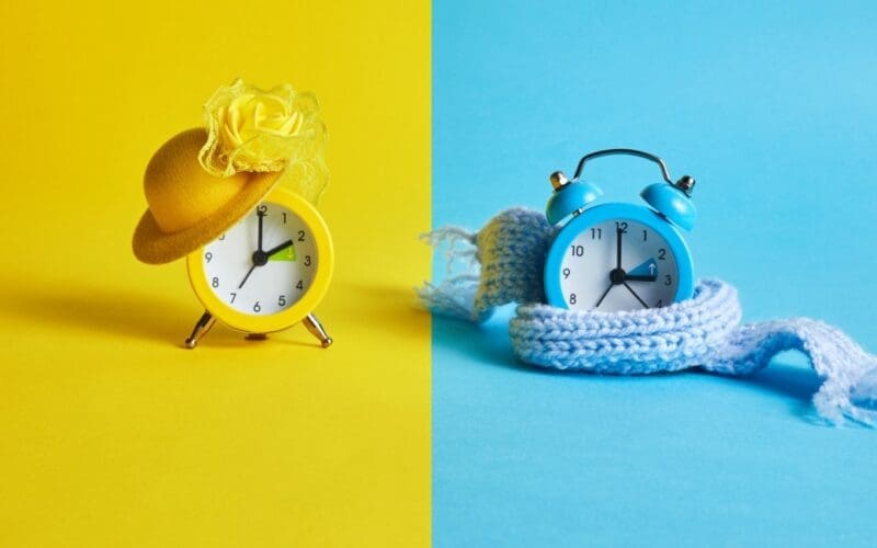 Stel we voeren in Spanje de zomertijd niet in, wat gebeurt er dan?