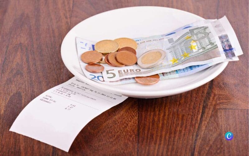 Discussie in Spaanse horeca over de ‘aangeraden’ fooi, maar wat is normaal?