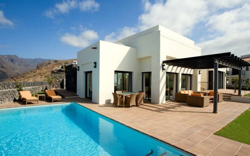 Angela Merkel verhuist naar het Canarische Eiland la Gomera (of niet?)