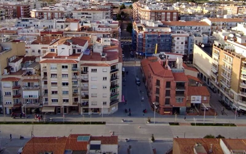 Badplaats Cambrils opent officieel de vernieuwde wandelboulevard Rambla Jaime I