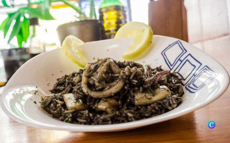 SpanjeRecept: de smakelijke zwarte rijst of ‘arroz negro’