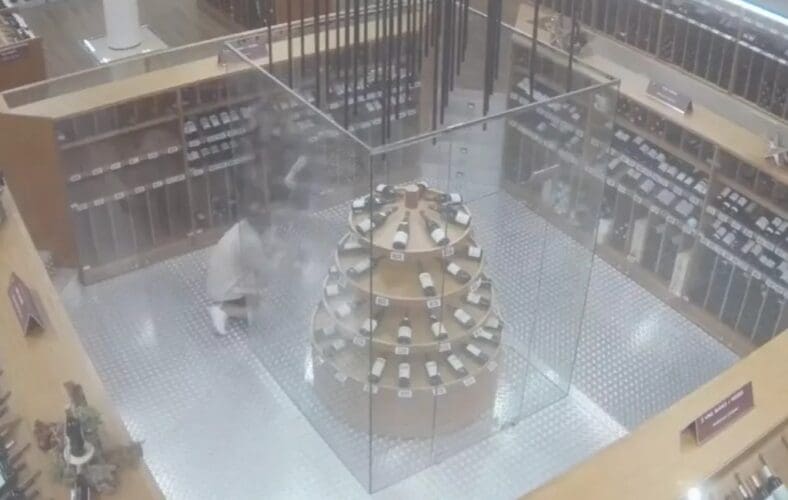 Dieven stelen voor 111.000 euro aan exclusieve wijnen uit winkel in Girona