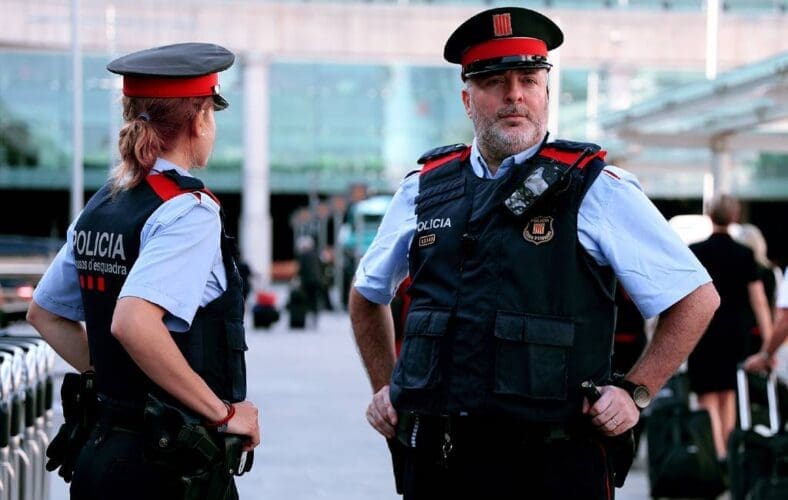 Vliegveld Barcelona krijgt eigen Catalaanse politiekantoor