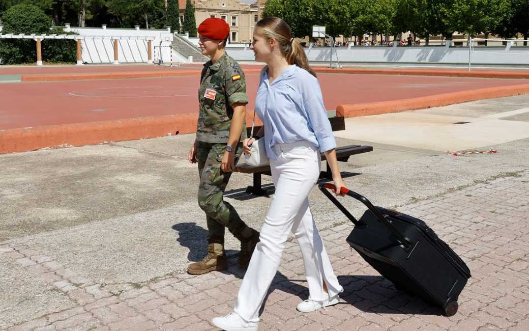 Prinses Leonor van Spanje begint driejarige militaire opleiding in Zaragoza