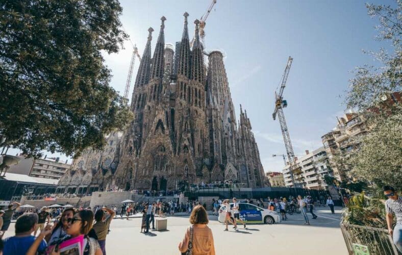 Buurtbewoners Sagrada Familia in Barcelona hebben genoeg van het toerisme