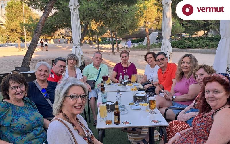 VERMUT: het sociale netwerk voor 55-plussers dat steeds populairder wordt in Spanje
