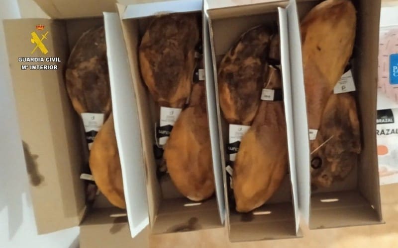 Spaanse heiligschennis? Man aangehouden die ham en vleeswaren steelt op het werk