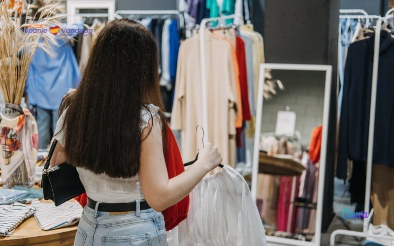 Waarom ZARA nu ook gebruikte kleding verkoopt en het geheim achter tweedehands