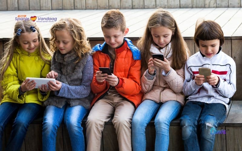 Spaanse regering wil mobiele telefoons op scholen verbieden