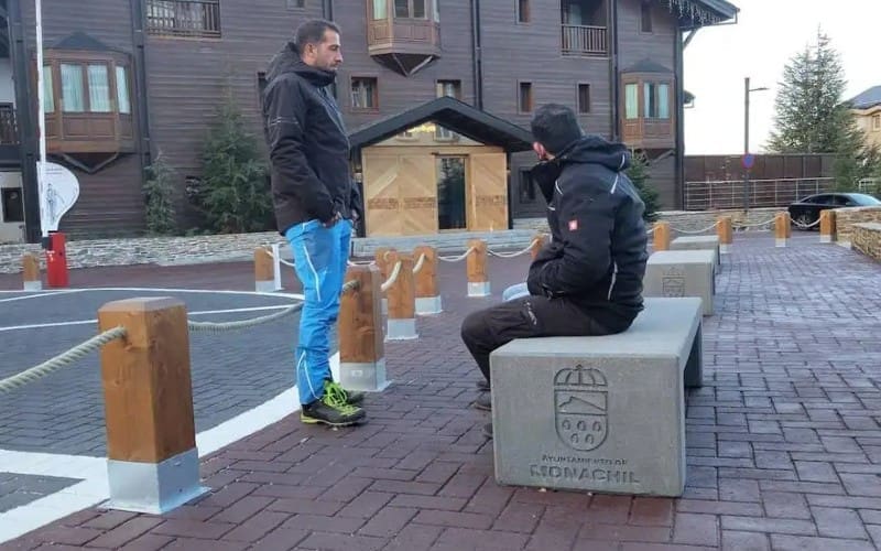 Sierra Nevada skigebied introduceert eerste zitbanken met ingebouwde verwarming in Spanje