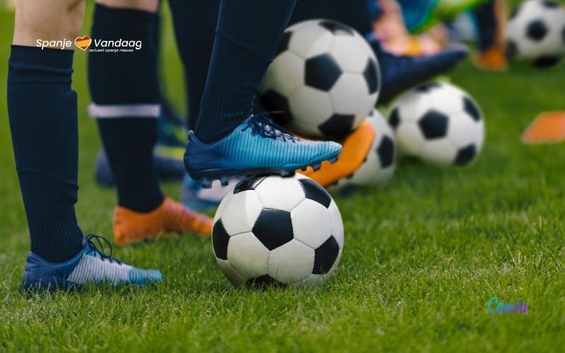 Waar gingen de Eredivisieclubs op trainingskamp naartoe in Spanje?