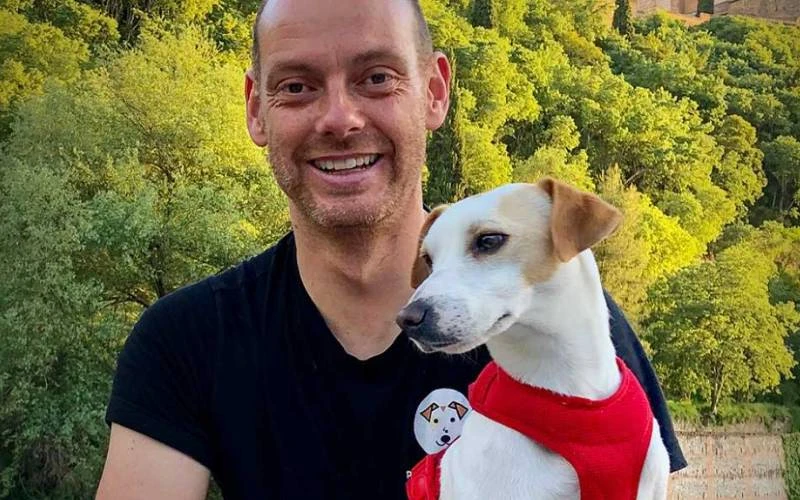 Reizende influencer hond Pipper schittert weer op de Spaanse televisie