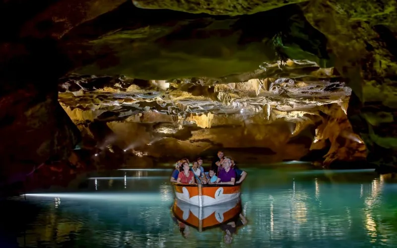 De langste bevaarbare ondergrondse rivier van Europa bevindt zich in Castellón