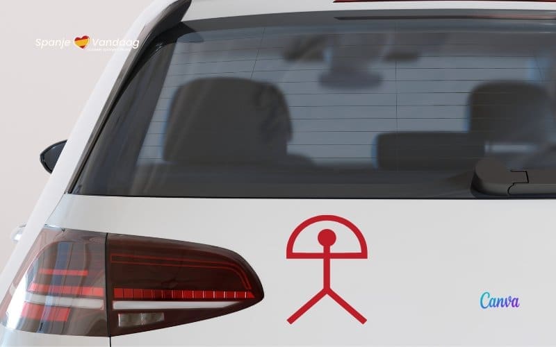 Wat betekent dit symbool op de achterkant van auto’s in Spanje?