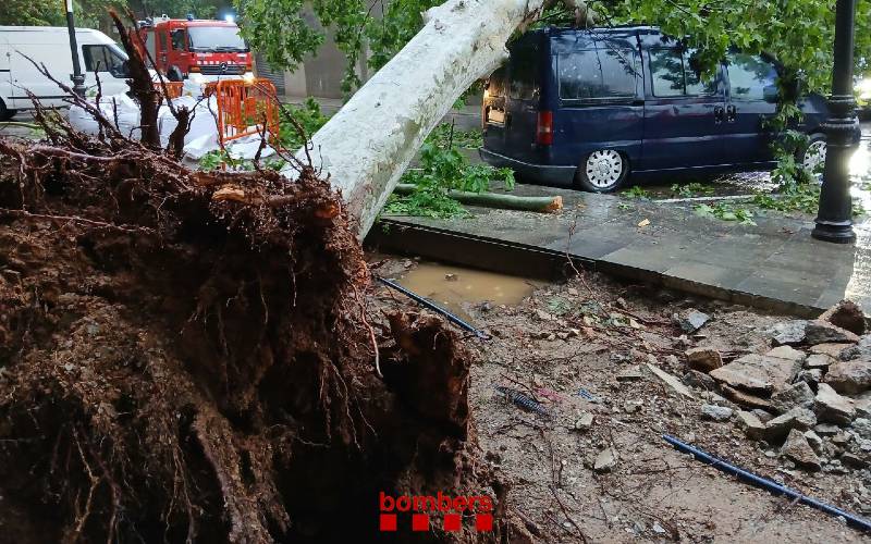 Recordregen in Catalonië met overstromingen en evacuaties na hevige buien