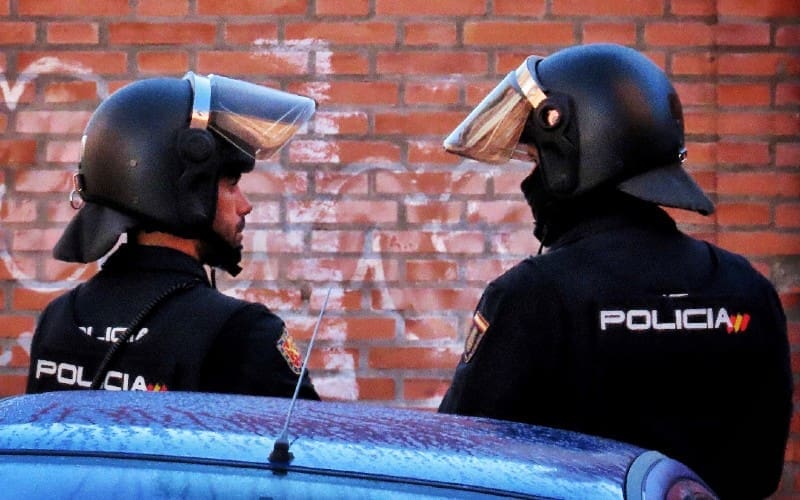 Nederlanders aan de Costa del Sol gearresteerd voor de verkoop van drugssnacks via internet