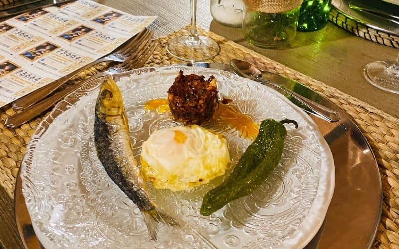 De “arme mensen diner” traditie in Alcoy