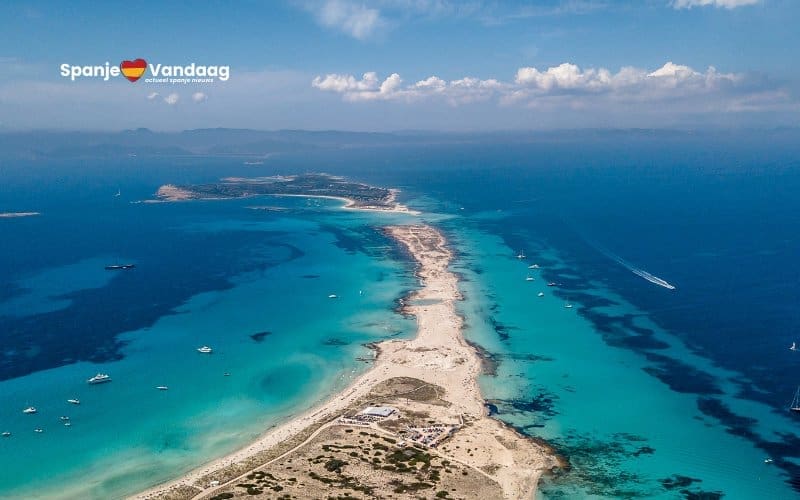 De 10 beste stranden ter wereld in 2025 met een Spaanse topper in de lijst