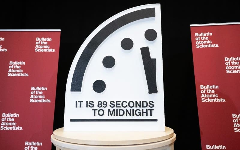 Trump, klimaatverandering en nucleaire dreiging brengen doemdagklok dichter bij de ondergang