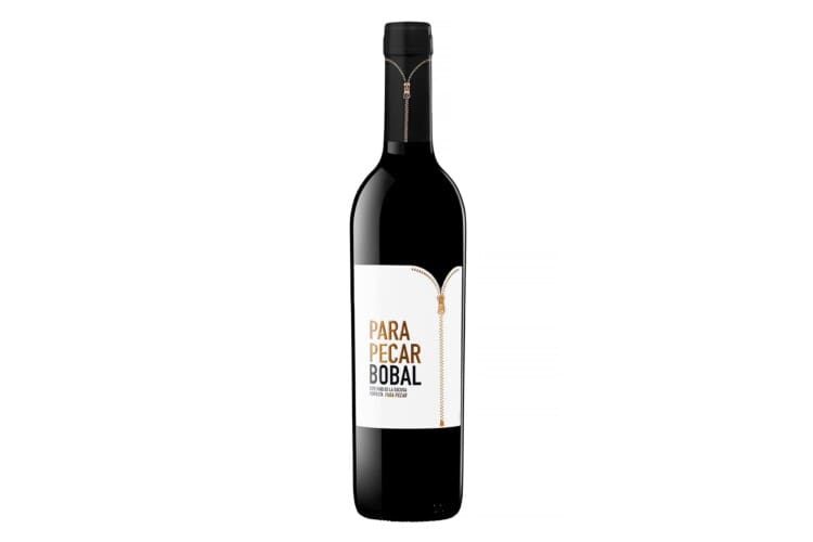 Voor wijnliefhebbers die op hun budget willen letten, heeft Mercadona een opmerkelijke selectie rode wijnen onder de 7 euro. De Spaanse supermarktketen biedt veel kwaliteitswijnen die zijn gewaardeerd door zowel consumenten als experts. Laten we eens kijken naar een top 10 van beste "vinos tintos" in Mercadona.