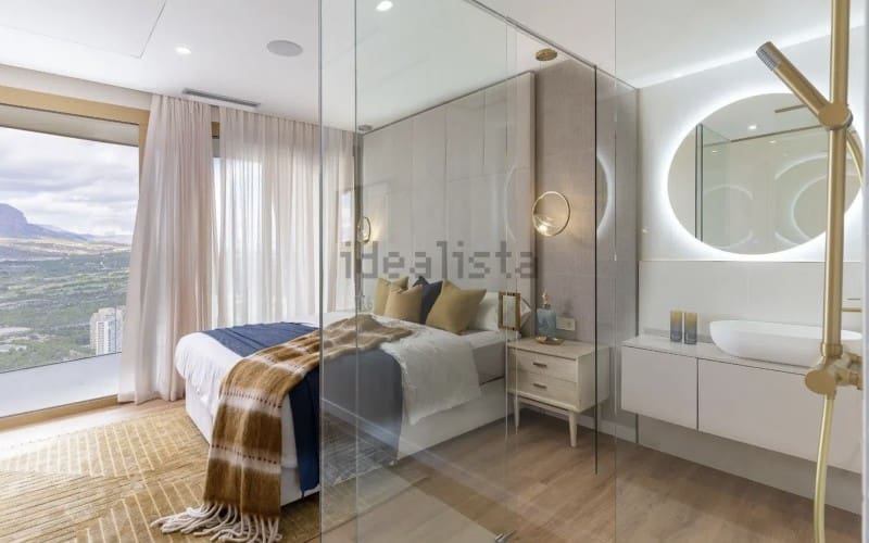 Luxe penthouse in hoogste woongebouw van Spanje in Benidorm te koop voor bijna 5 miljoen euro