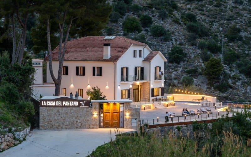 Nederlands investeringsbedrijf Young Hotels opent in Denia en op Ibiza