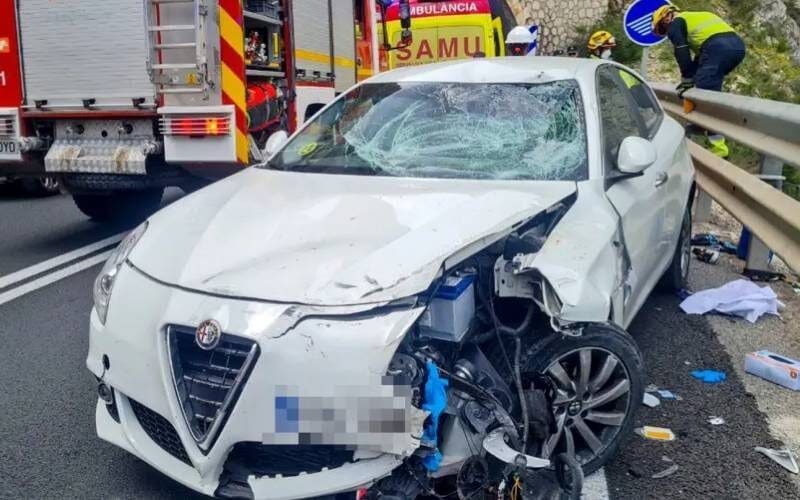 Dode en twee gewonden na aanrijding tussen auto en groep fietsers in Calpe