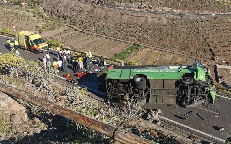 Busongeluk op Canarische Eiland La Gomera met één dode en meerdere gewonden