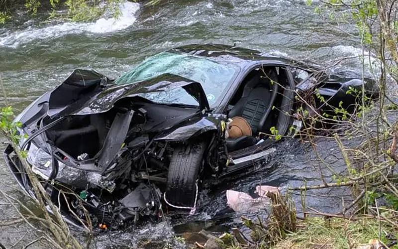 Buitenlands koppel verongelukt met Ferrari in rivier bij León