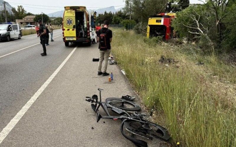 Buschauffeur verliest controle en rijdt groep fietsers aan op Mallorca met een dode en zeven gewonden