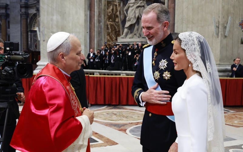 Spaanse koningspaar bij inauguratie paus Leo XIV, die sterke band heeft met Spanje