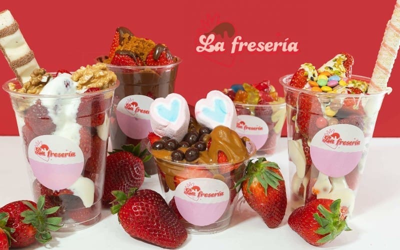 Aardbeien met chocolade zorgen voor rijen van drie uur bij La Fresería