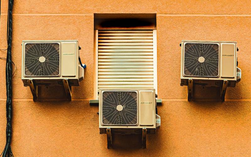 Mag de installatie van een airco op de gevel in Spanje verboden worden?