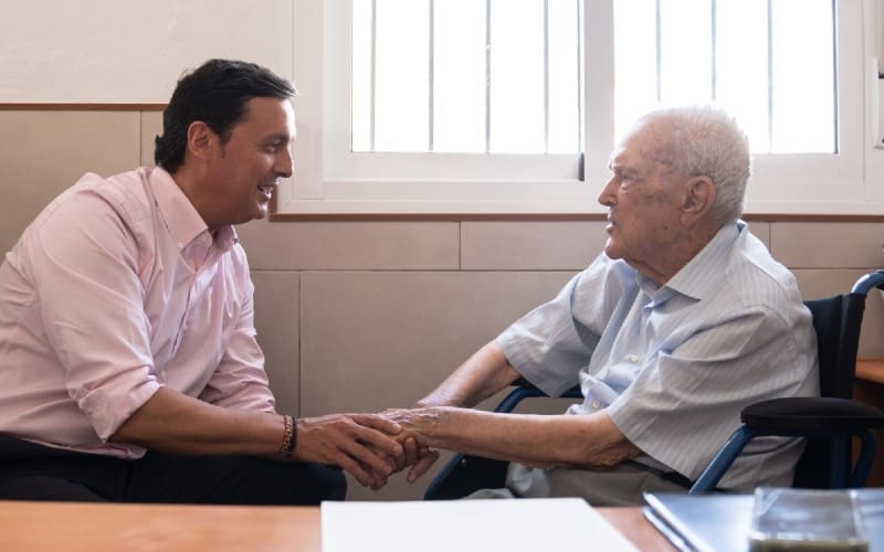 Honderdjarige burgemeester van Chercos in Almería viert mijlpaal met eerbetoon