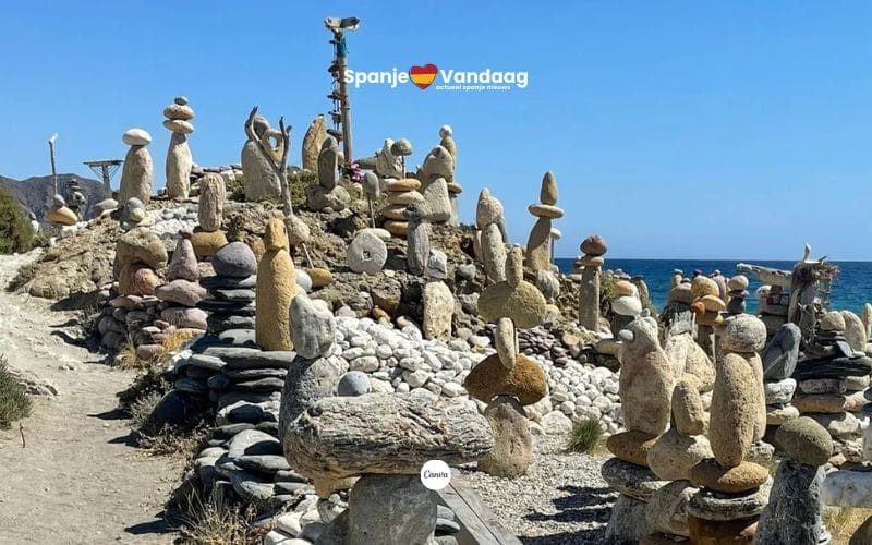 Leer de bijzondere stenen ‘hippietempel’ aan zee kennen in Almería