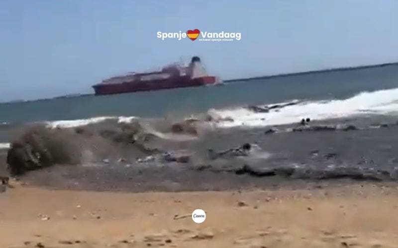 Zes gewonden door plotselinge grote golf op een strand in Huelva