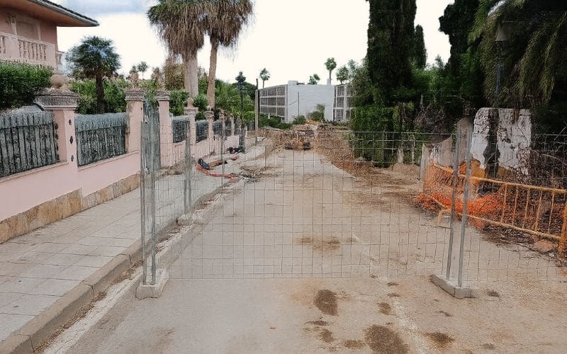 Kustplaats Cambrils aan de Costa Dorada opent oude spoorwegovergangen voor verkeer