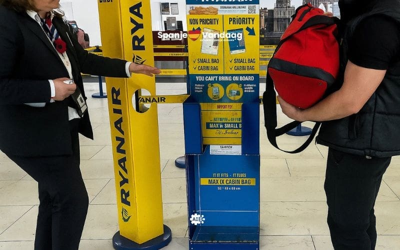 Ryanair beloont personeel meer voor opsporen te grote handbagage