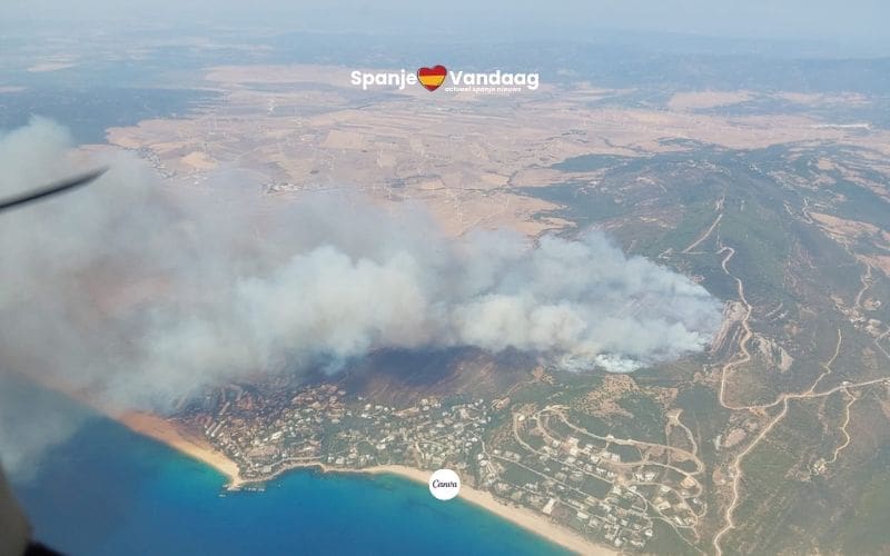 Natuurbrand in Tarifa dwingt opnieuw tot 2.000 geëvacueerde bewoners en toeristen in Zuid-Spanje