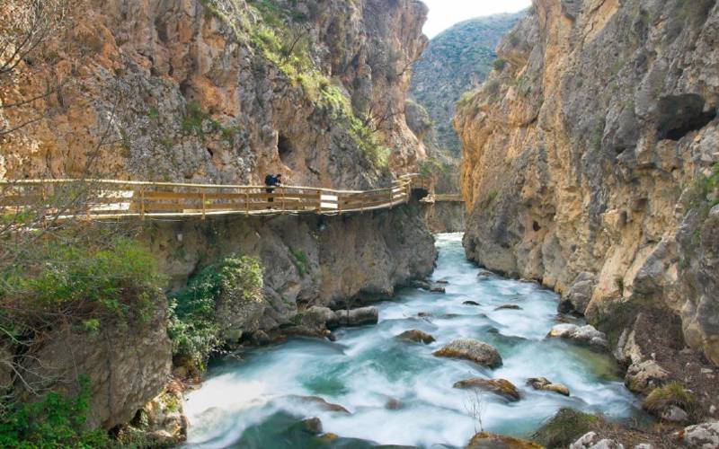 Spectaculaire wandelroute in Granada lijkt op Caminito del Rey