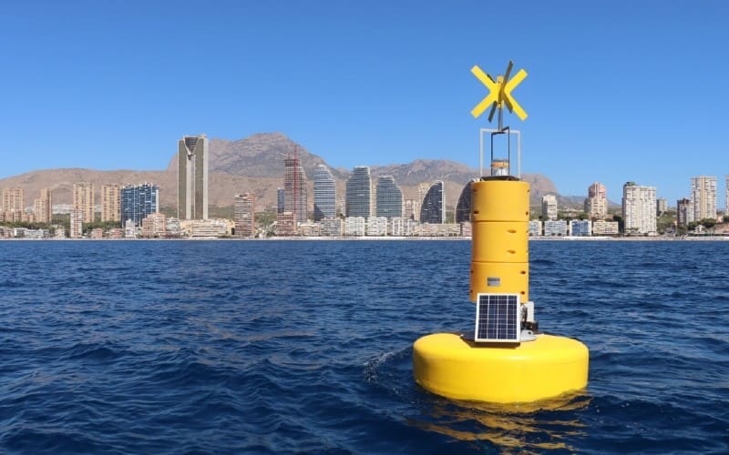 Benidorm plaatst slimme boeien om waterkwaliteit van stranden te monitoren