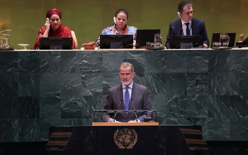 Spaanse koning Felipe VI vraagt VN om Israëlische aanvallen in Gaza onmiddellijk te stoppen